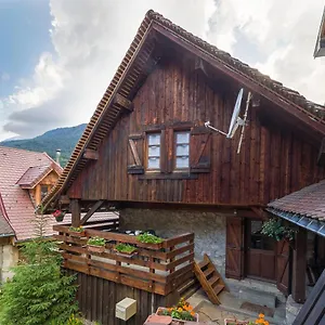 https://charmante-maison-cosy-familiale.hotels-rhonealpes.com